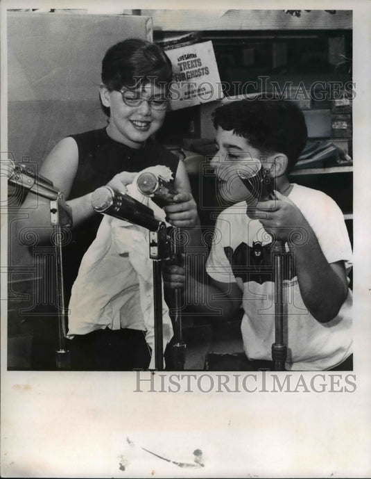 1966 Press Photo Ruth Elaine Meyer and Robert Alan Meyer with the mike - Historic Images