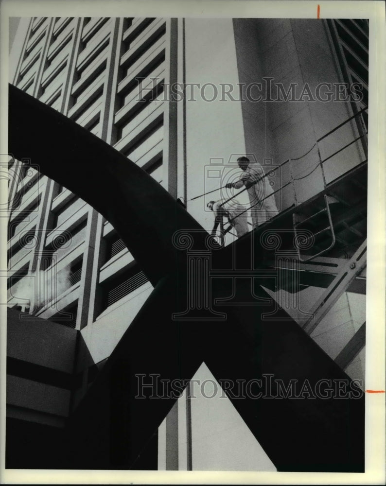 1978 Press Photo The application of protective coat of paint to the Portal-Historic Images