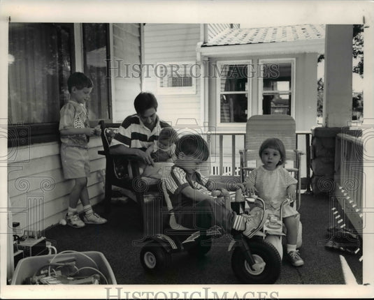 1991 Press Photo Paul Osad fathers day with kids Jimmy, Kelsey, Cory and Amanda - Historic Images