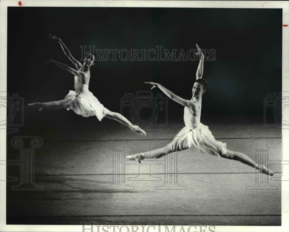 1980 Press Photo Pam Reyman &amp; Cynthia Graham in Dennis Nahat Quicksilver - Historic Images