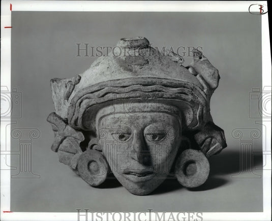 1992 Press Photo Effigy Urn Head Fragment - cva59948 - Historic Images