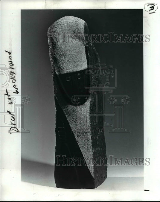 1991 Press Photo Young Bishop Sculpture by Henry Munyaradzi. - cva60073 - Historic Images