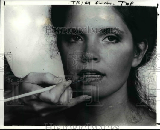 Press Photo Cosmetics - cva60175 - Historic Images