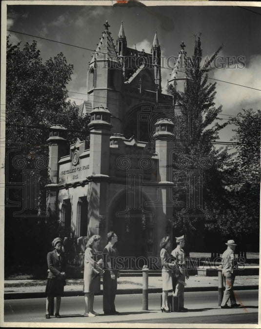 1945 Press Photo The entrance to Western reserve University College for women-Historic Images