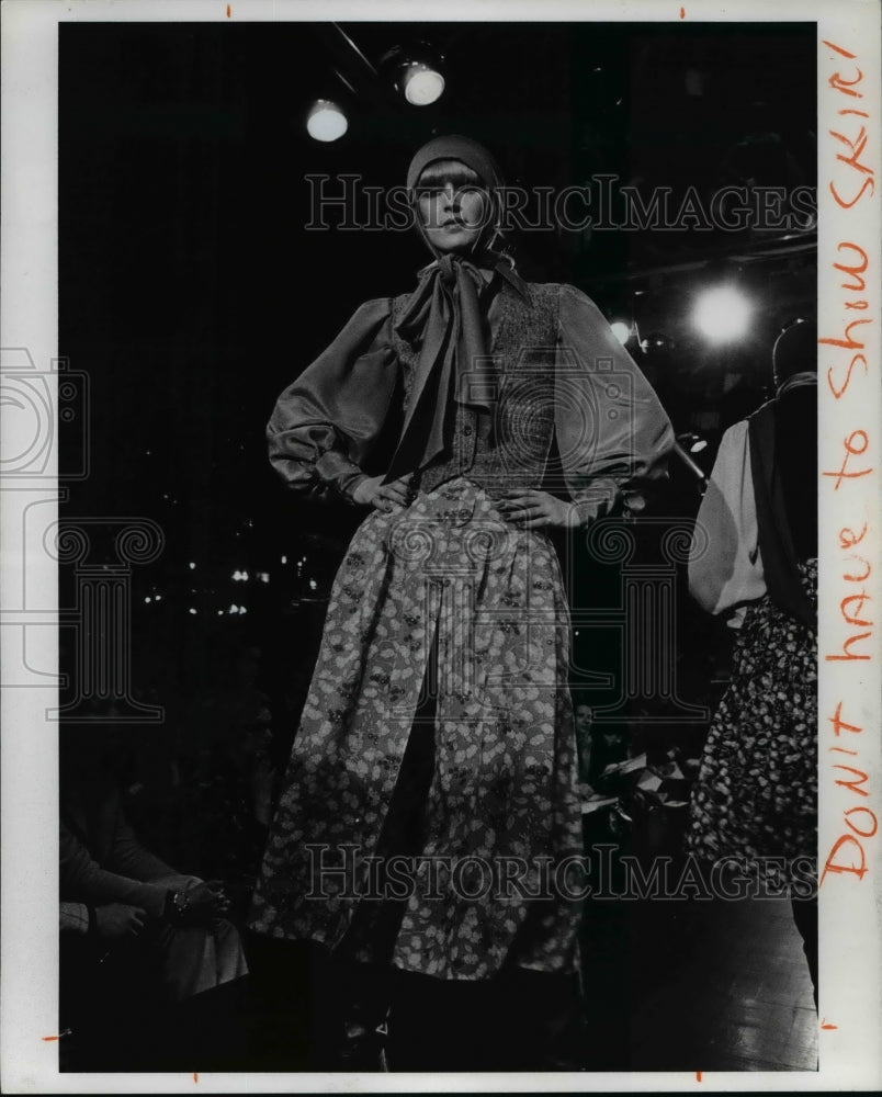 1974 Press Photo Cachard&#39;s Peasant inspired dress shown in Paris - cva60690-Historic Images