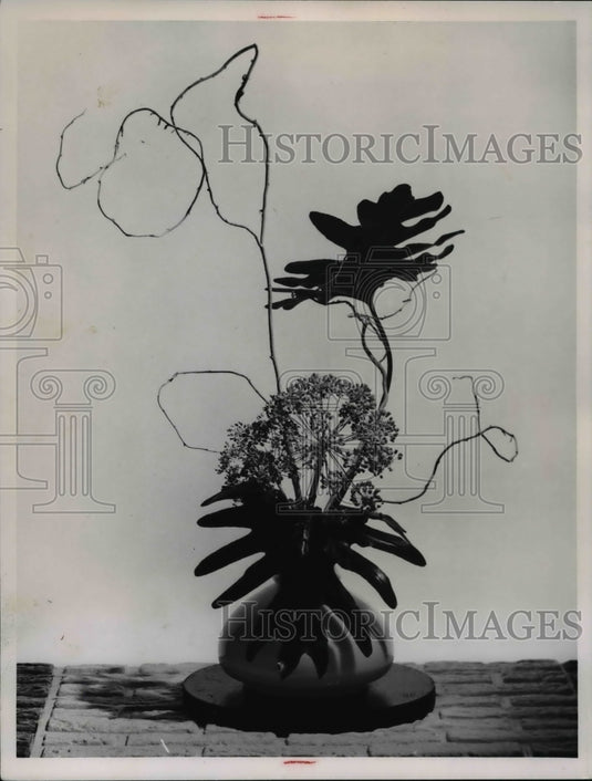 1965, Flower arrangement by Mrs WM Lloyd - Historic Images