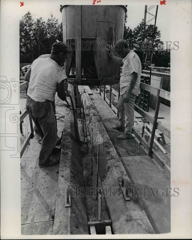 1970, Dutch-type concrete wall - Historic Images