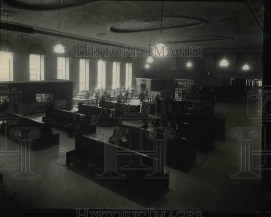 1932 Press Photo Greyhound Bus Terminal waiting area - Historic Images