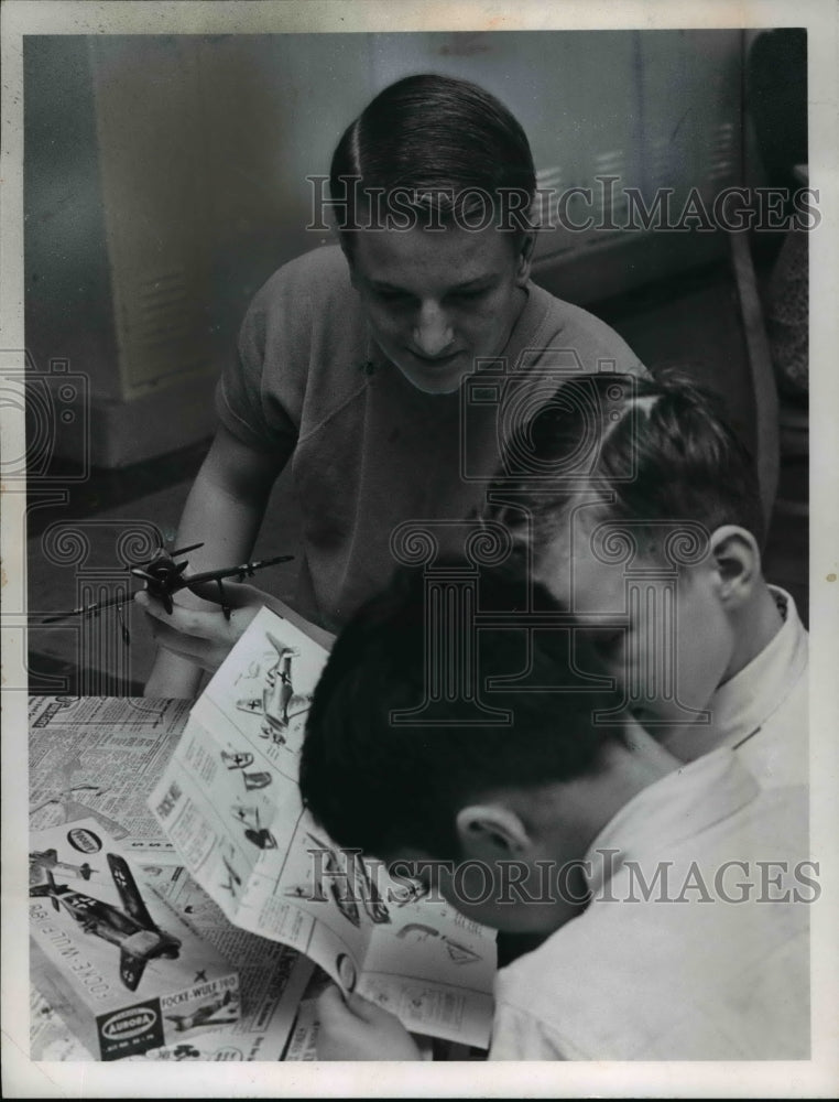 1968 Press Photo Tim Pratt, Parmadale Big Brother - Historic Images