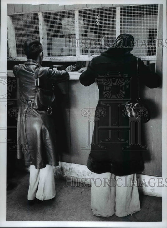 1973 Press Photo Ken Erb, Hours, Inc VP finds casual work for applicants - Historic Images