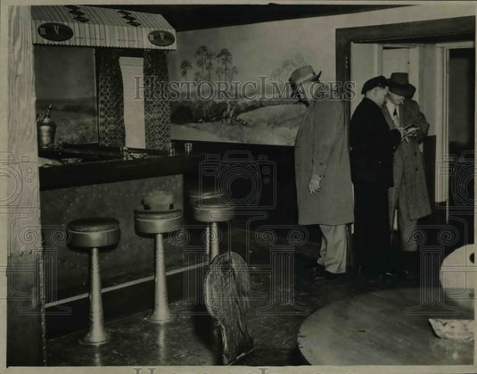 1951, Major John Zelis and Detective Harvey Wetzel - Historic Images