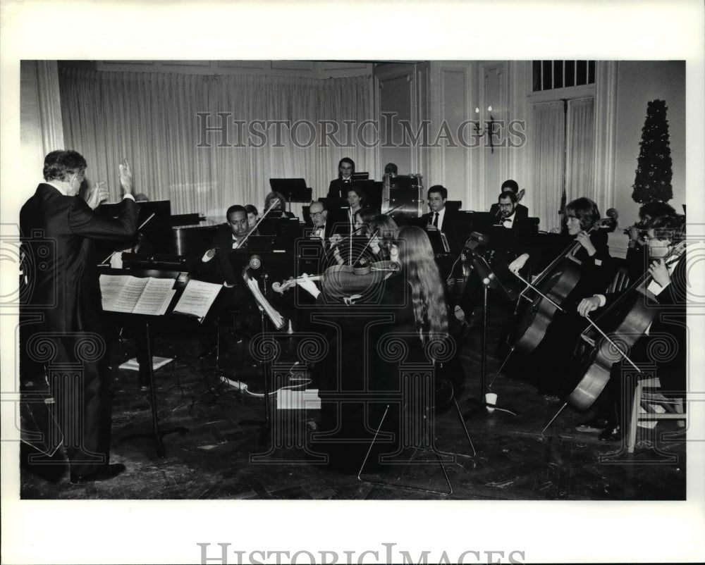 1991 Press Photo Viennese holiday celebration at Cleveland Music Sch Settlement - Historic Images