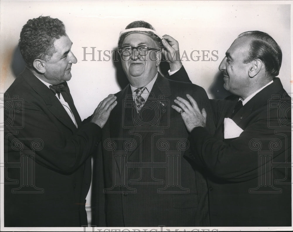 1953 Gov.Frank Lausche of Ohio with Skipper Wilson,Mayor Celebrezze - Historic Images