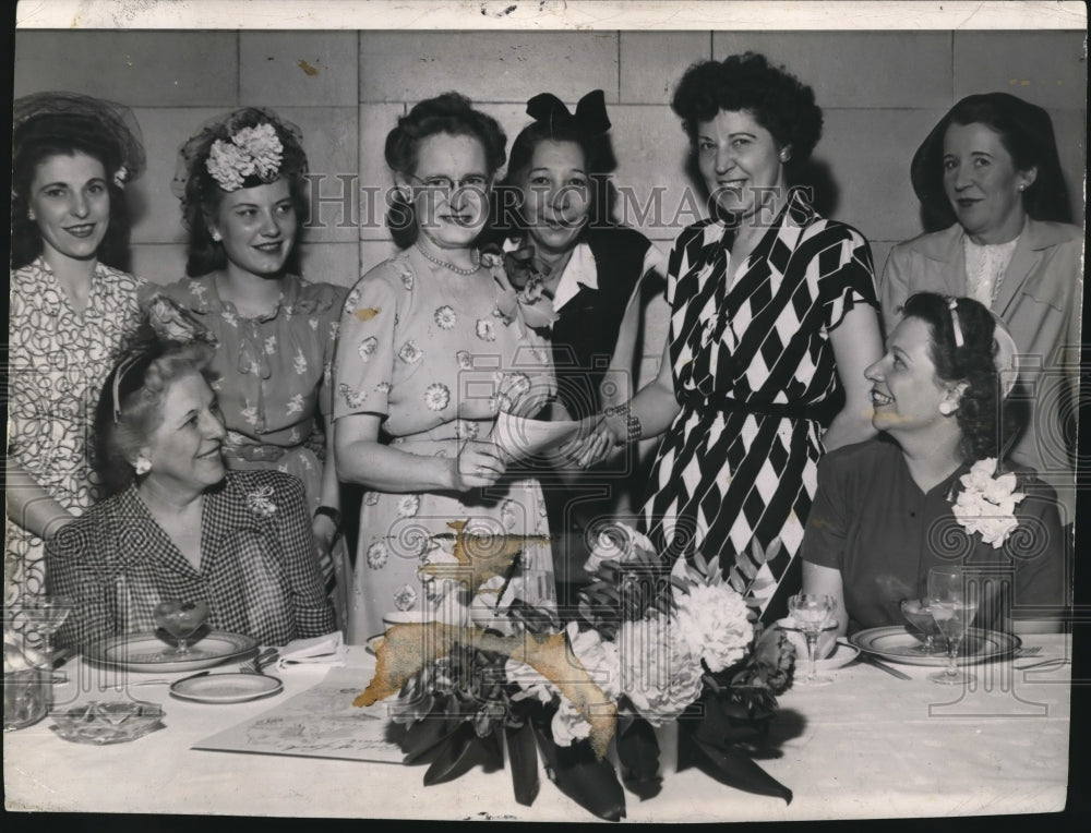 1945 News Employees Miss Dora Stein, Louise Brown &amp; others - Historic Images