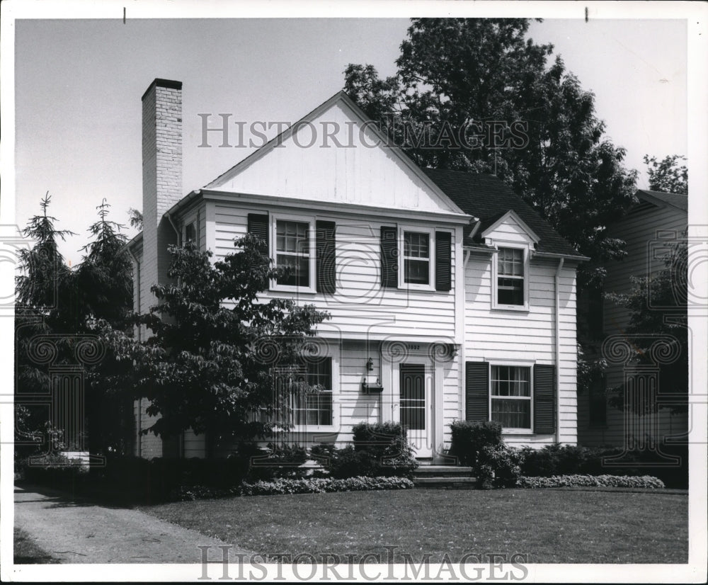 1961 The Rocky River Colonial with three bedrooms - Historic Images