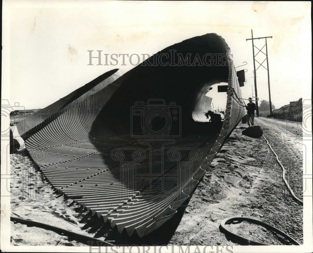 1960 Press Photo Roads on the Half Shell- Historic Images