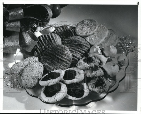 1981 Press Photo Cookies- Historic Images
