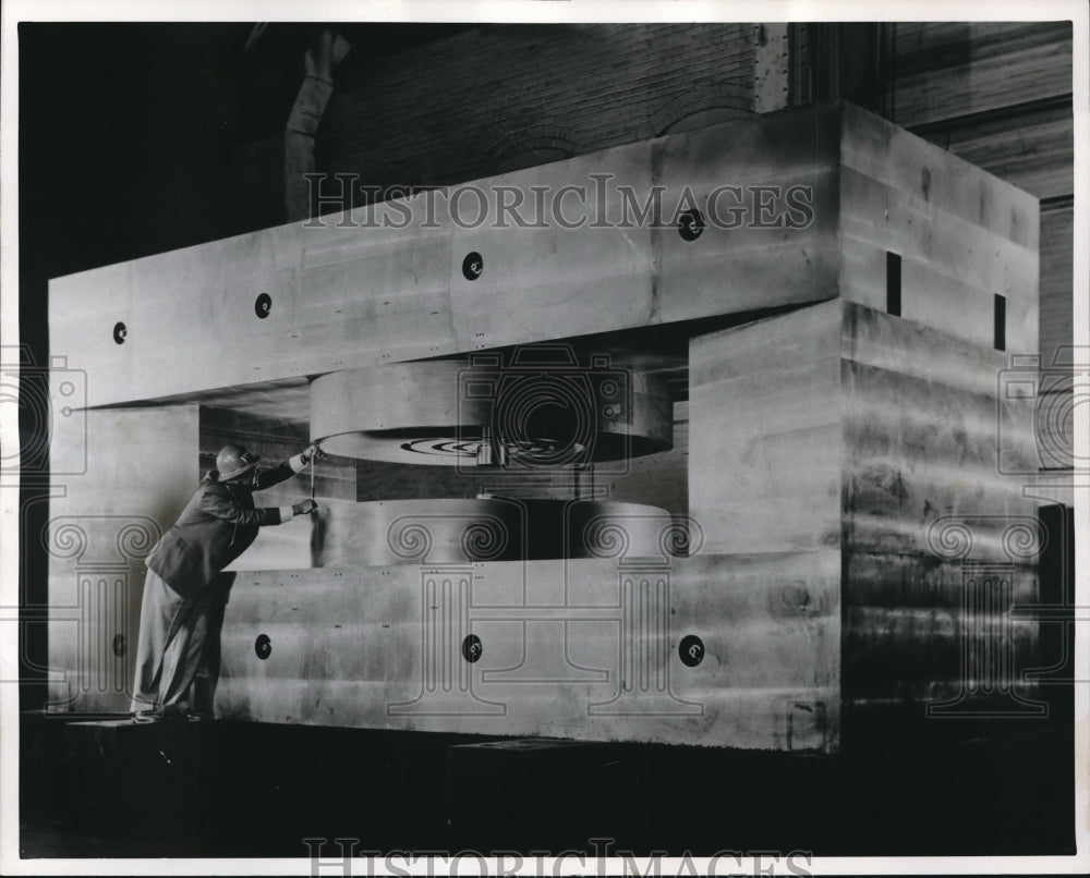 1961 Press Photo Giant Steel Electromagnet Produced by U.S. Steel Corporation-Historic Images