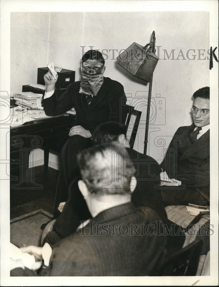 1937 Press Photo Alias Mr. Schmidt, masked German Seaman who is against the Nazi-Historic Images
