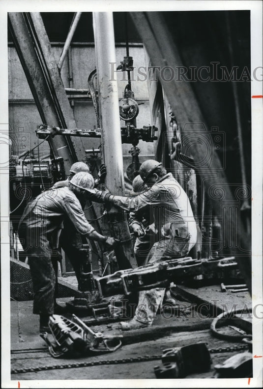 1974 Press Photo The land drilling in Alaska - Historic Images