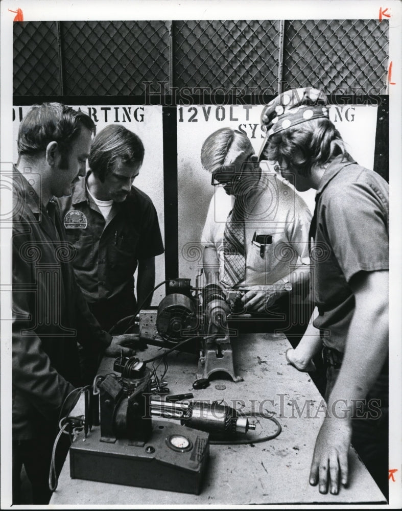 1977 Press Photo Ohio Diesel Technical Institute - Historic Images