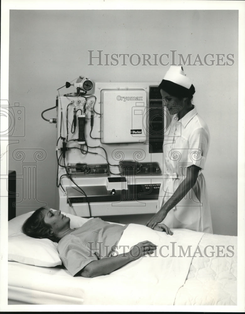 1981 Press Photo New cryomax blood filtration system for drugless therapy-Historic Images