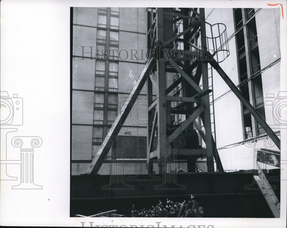 1970 Press Photo Construction Anchored to Garage Structure - Historic Images