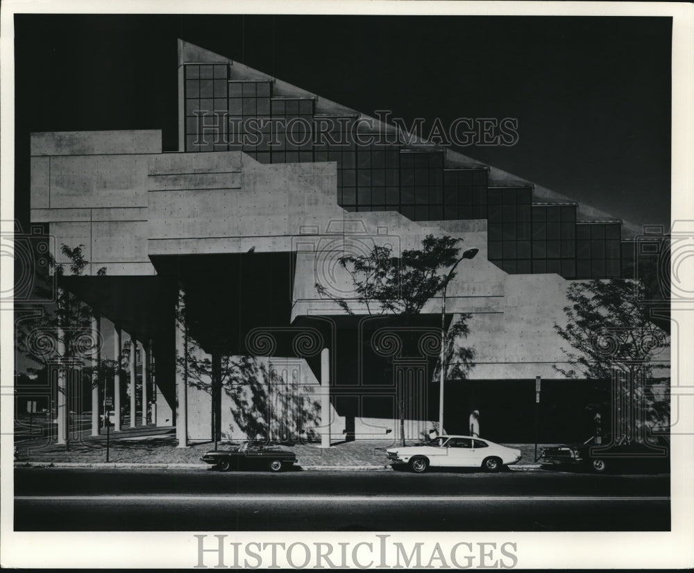 1962 Case Western Reserve University Gund Hall - Historic Images