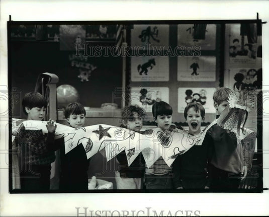 1988 Press Photo The Sunview kindergarten class with their teacher, Mrs. Ambrose - Historic Images