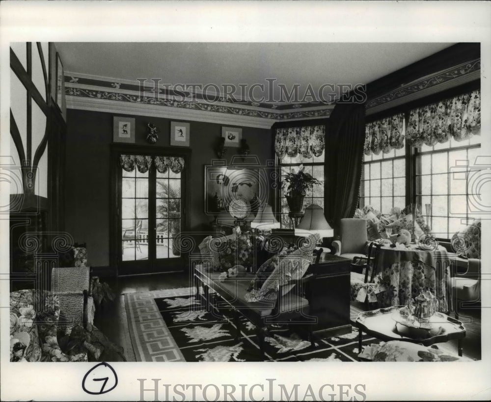1983 Press Photo The Living Room Inside the Hope House - cva65309 - Historic Images