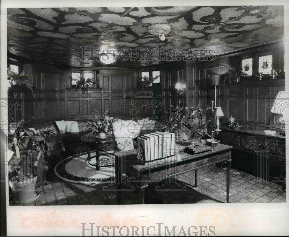 1979 Press Photo Beautiful Living Room designed by Hope - cva65310 - Historic Images