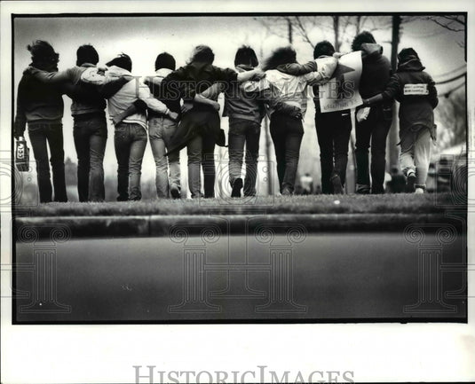 1983 Press Photo The Maple heights students during the March of Dimes walkathon - Historic Images