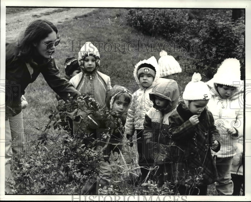 1981 Press Photo Kids at Holden Arboretum - cva65469 - Historic Images