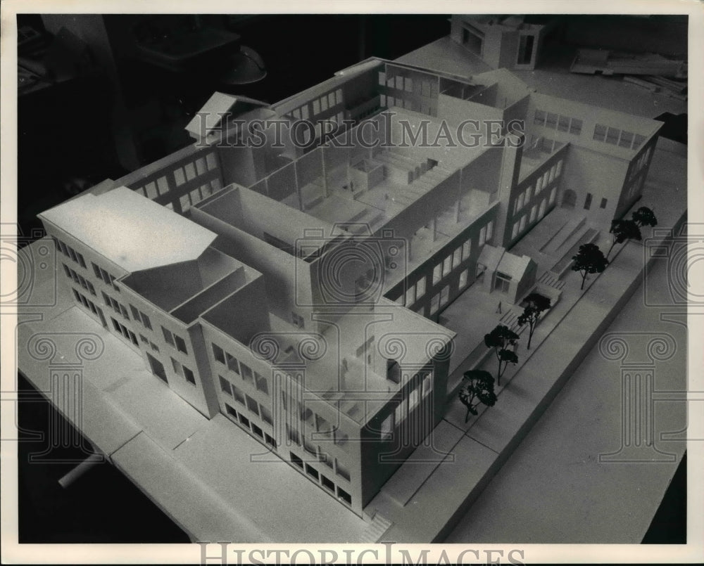 1992 Press Photo Architects model of the New Shaker Hts Library - cva65473 - Historic Images