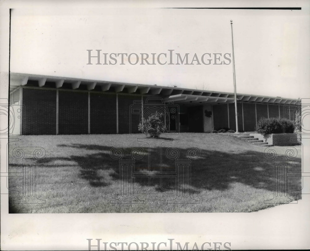 1972, Parma Snow Branch Public Library. - cva65474 - Historic Images