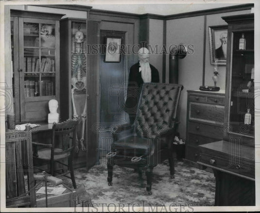 1969 Press Photo 19th Century doctor's office reconstructed in museum section-Historic Images