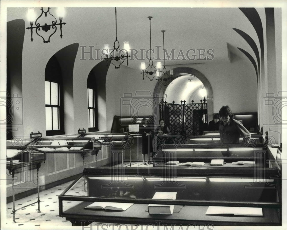 1981 Press Photo The public library artifacts - cva65528 - Historic Images