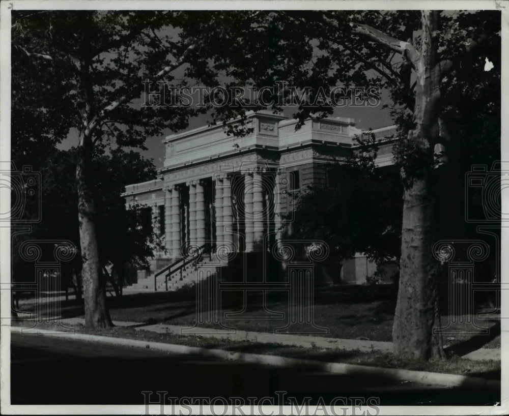 1982 Press Photo The Carnegie West Branch Library - cva65538 - Historic Images
