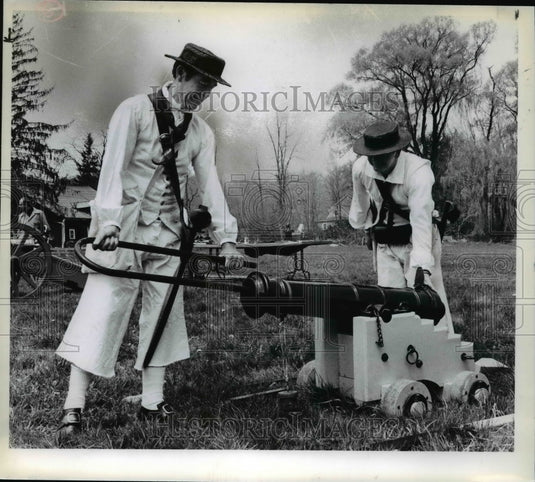 1978 Press Photo The British Navy Work on Biler at Hale Farm - cva65634 - Historic Images