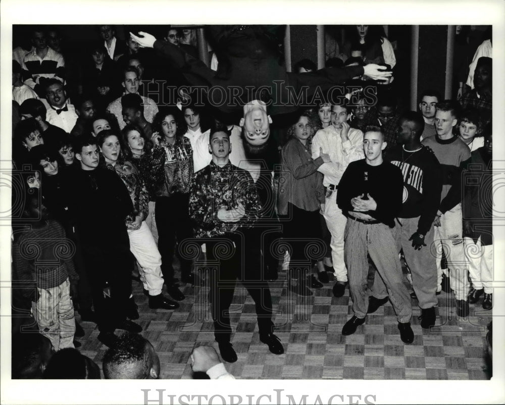 1991 Press Photo Mark Moran flips at the Dancin Club - cva65653 - Historic Images