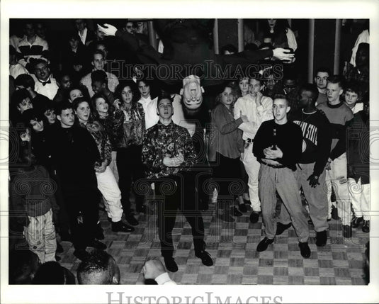 1991 Press Photo Mark Moran flips at the Dancin Club - cva65653 - Historic Images