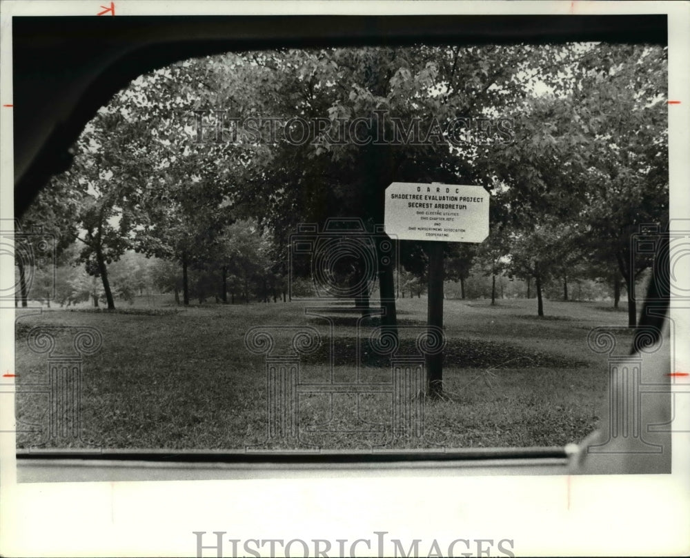 1981 Press Photo Signs at Ohio Research Ctr - cva65691 - Historic Images