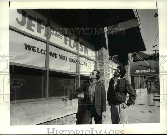 1986 Press Photo Jeff Ed Ferenc & Jeff Kinzbach, owners of Noisemakers - Historic Images