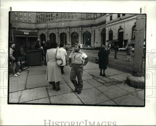1982 Press Photo Joe Ann Grant, Guardian Angels member & a nursing student - Historic Images