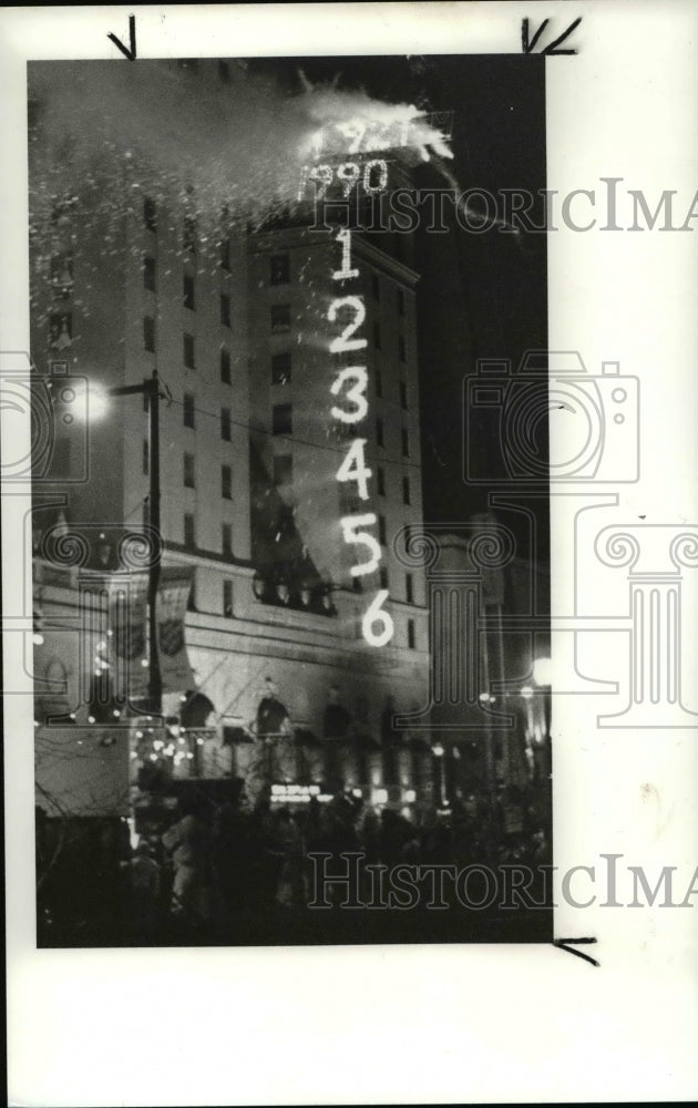 1990 Press Photo New Year&#39;s Eve at Public Square - cva65797 - Historic Images