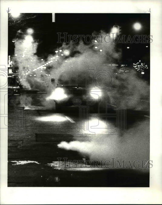 1982 Press Photo The steam from the manhole covers in front of Ohio Plaza - Historic Images