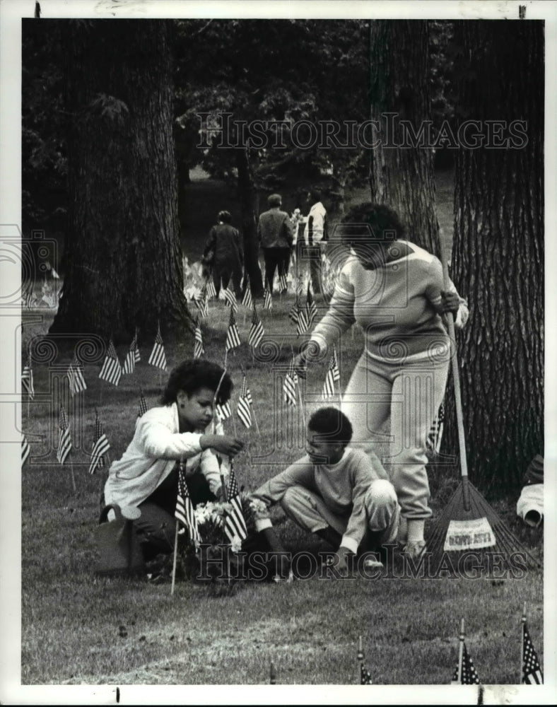 1987 Press Photo Annette Forest, Laurelia Boyd &amp; Barbara DeBramaletta - Historic Images