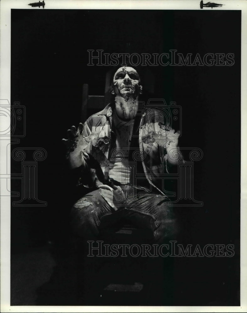 1984 Press Photo Jim Rucha sweating blood in Bloodview Haunted House - cva66145 - Historic Images