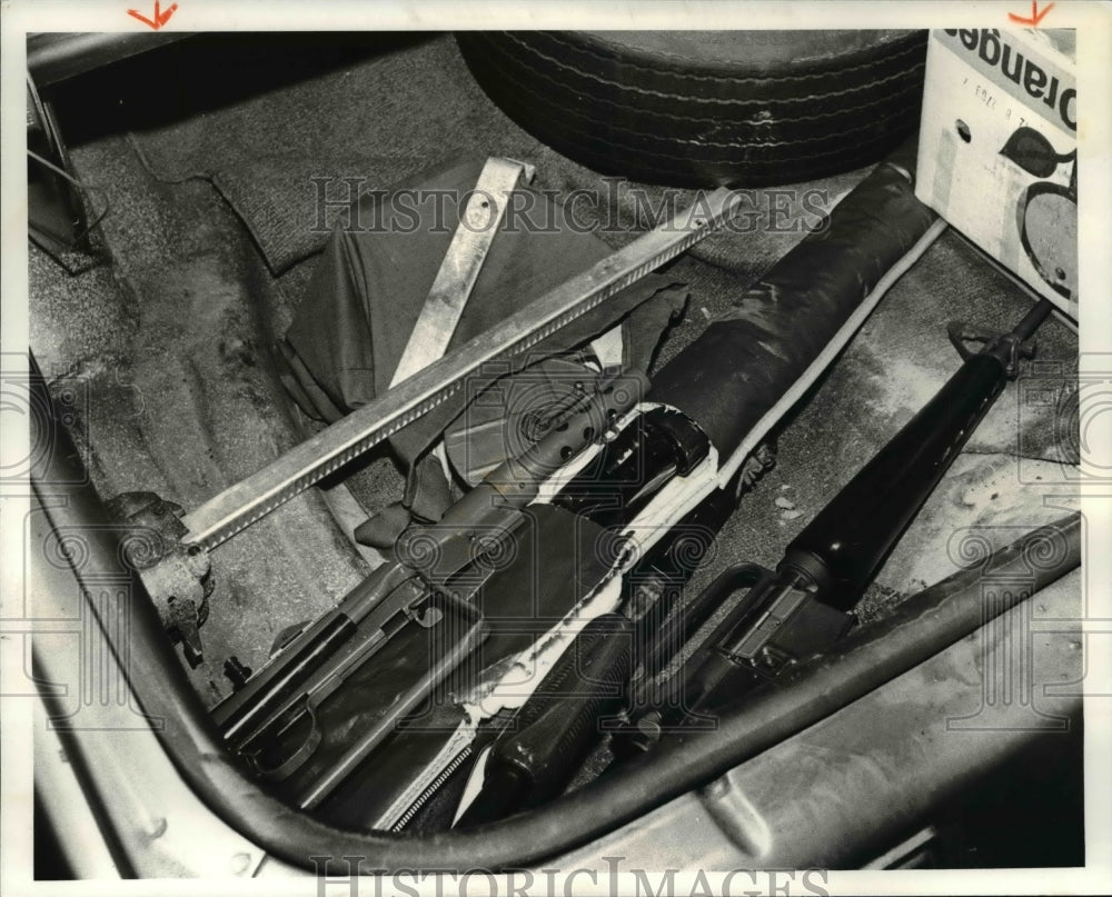 1981 Press Photo Weapons collected in F.B.I raid - cva66267 - Historic Images