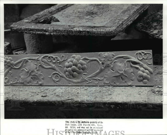 1989 Press Photo Plaster Molding at the Fischer & Jirouch Co. - cva66345 - Historic Images